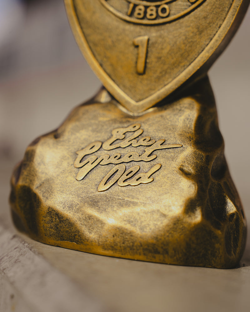 Beeldje 20cm logo "The Great Old"