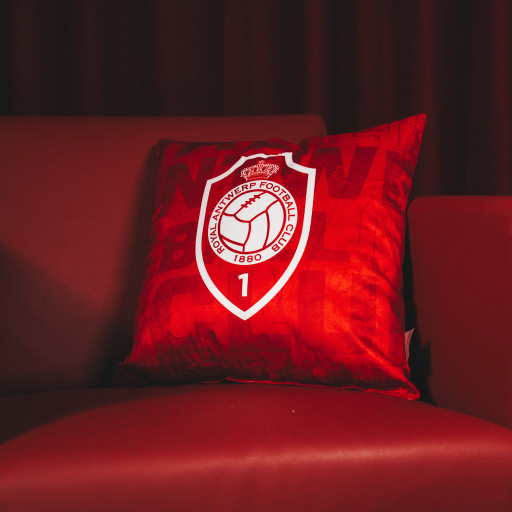 Royal Antwerp Kussen Rood met logo