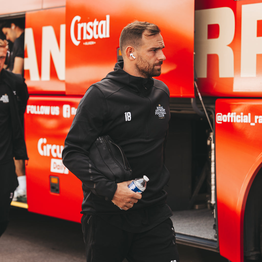 Royal Antwerp FC base Half Hooded Zip Zwart