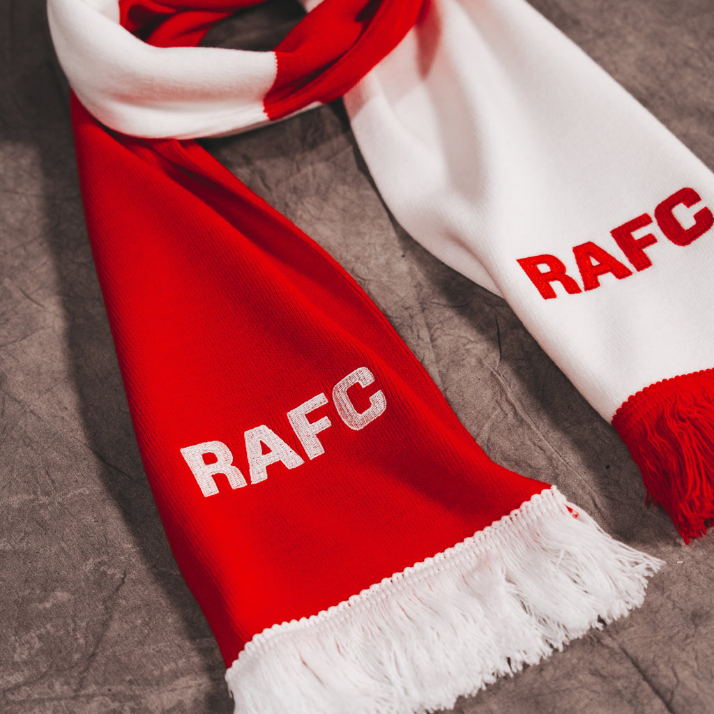 Sjaal half/half met borduring RAFC