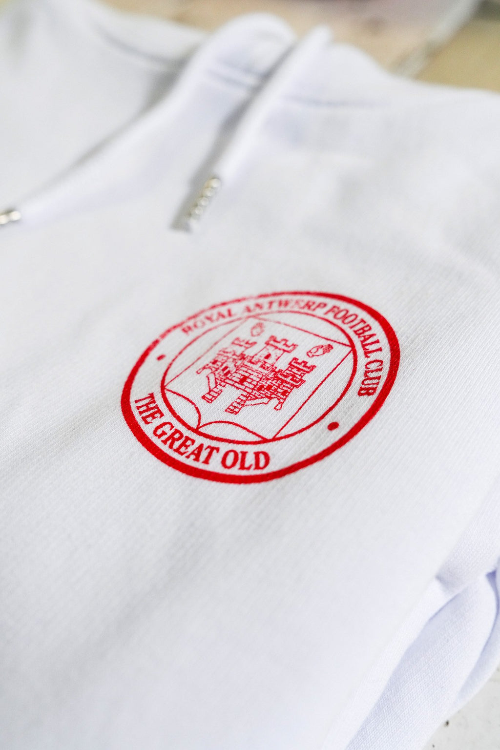 Royal Antwerp Hoodie Wit - stempel The Great Old