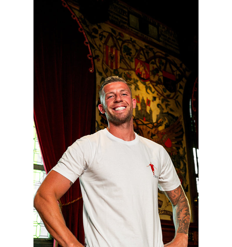 Royal Antwerp T-shirt wit - 93:33 TOBY Borstlogo